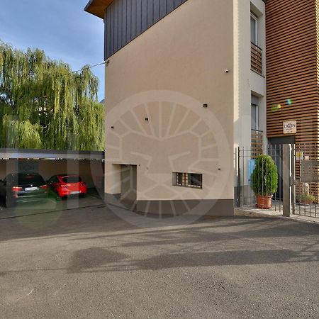 Le Lion Apartments - Bike & Ski Aosta Exterior photo